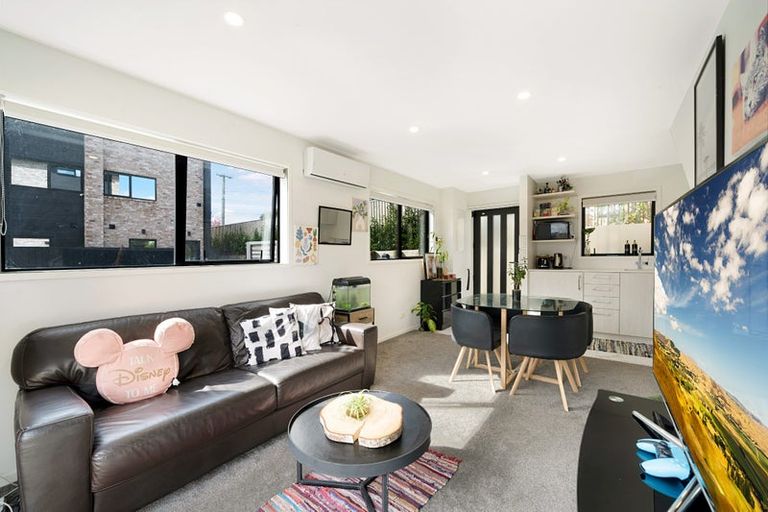 Photo of property in 3/137 View Road, Sunnyvale, Auckland, 0612