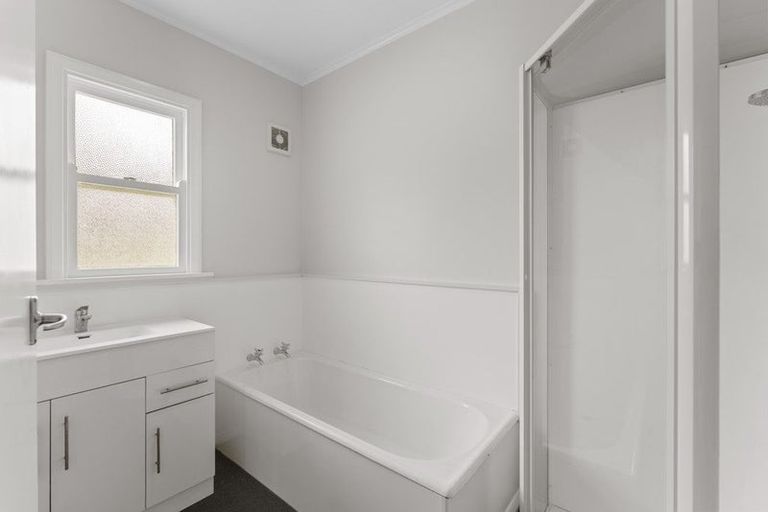 Photo of property in 12 Domain Road, Otaki, 5512