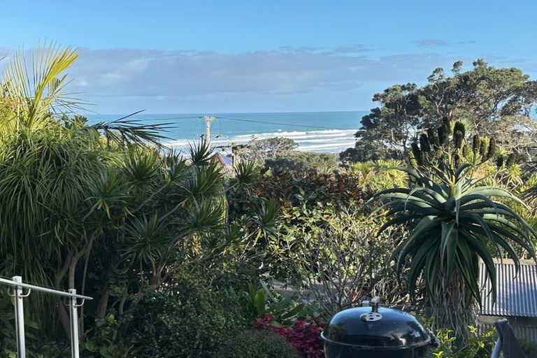 Photo of property in 22 Domain Crescent, Muriwai, Waimauku, 0881