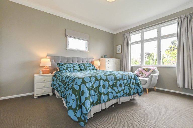 Photo of property in 11 Elizabeth Place, Clive, 4102