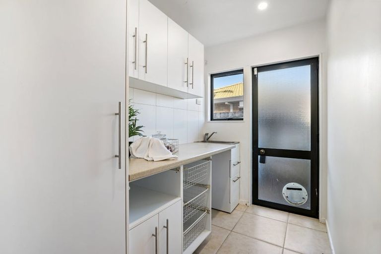 Photo of property in 48 Lakeside Drive, Orewa, 0931