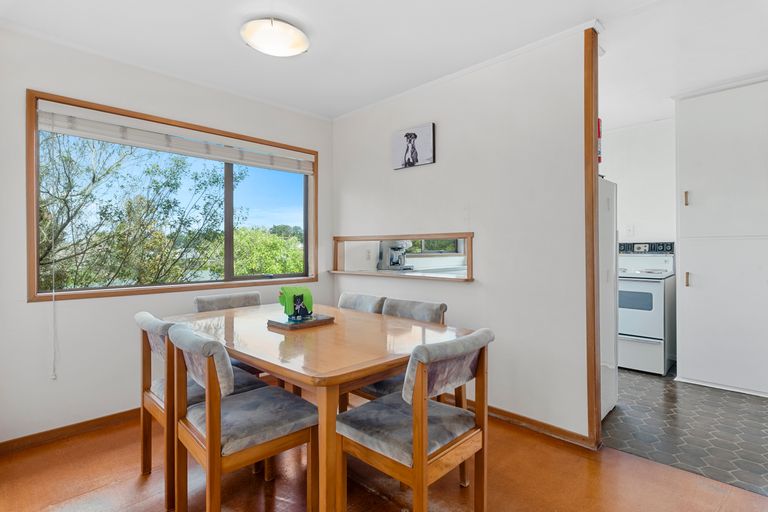 Photo of property in 24 Deverell Place, Northcross, Auckland, 0632