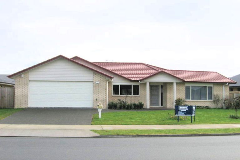 Photo of property in 17 Coleraine Drive, Rototuna, Hamilton, 3210