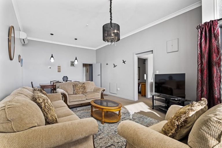 Photo of property in 129 Bridge Street, Eltham, 4322