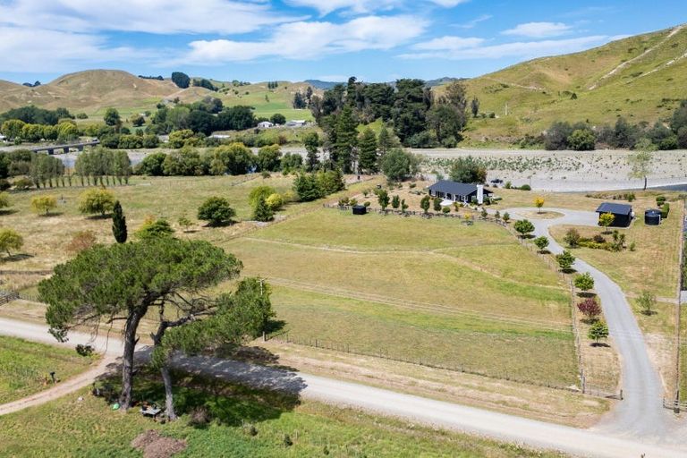 Photo of property in 72 River Road, Otane, Waipawa, 4271