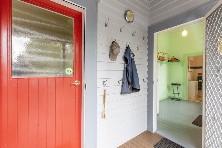 Photo of property in 1344 Ngapaeruru Road, Te Uri, Dannevirke, 4973