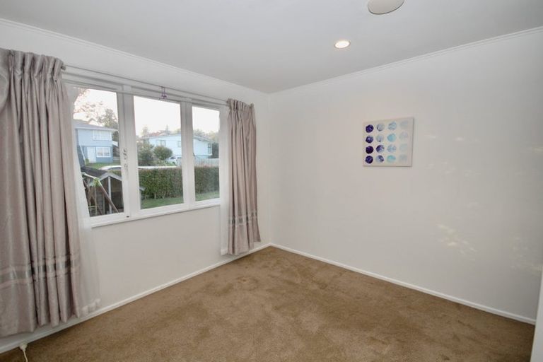 Photo of property in 14 Wylie Avenue, Sunnynook, Auckland, 0620