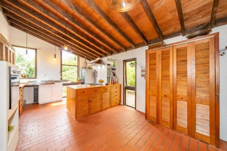 Photo of property in 16 Tapestry Grove, Silverstream, Upper Hutt, 5019