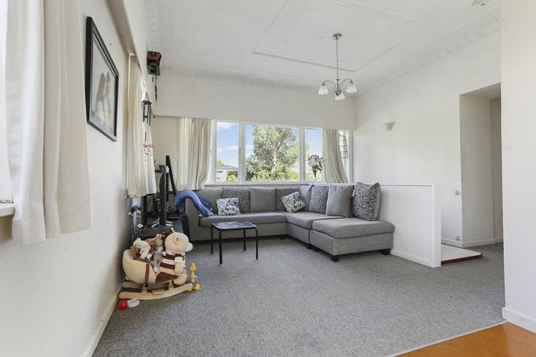 Photo of property in 36 Comins Crescent, Mission Bay, Auckland, 1071