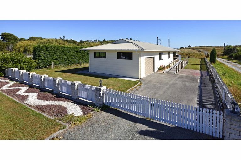 Photo of property in 177 Kina Beach Road, Tasman, Upper Moutere, 7173
