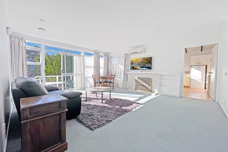 Photo of property in 27 Silverbirch Grove, Churton Park, Wellington, 6037