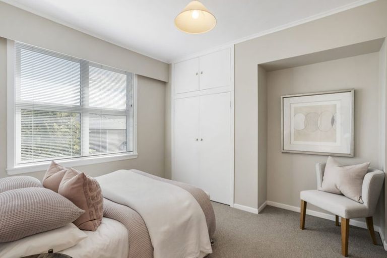 Photo of property in 107 Onewa Road, Northcote, Auckland, 0627