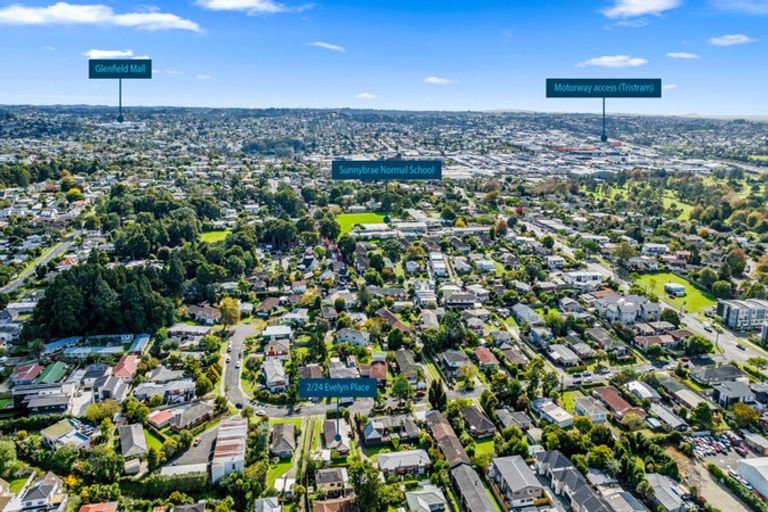 Photo of property in 2/24 Evelyn Place, Hillcrest, Auckland, 0627