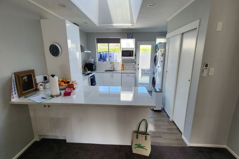 Photo of property in 1/80 Airlie Road, Plimmerton, Porirua, 5026