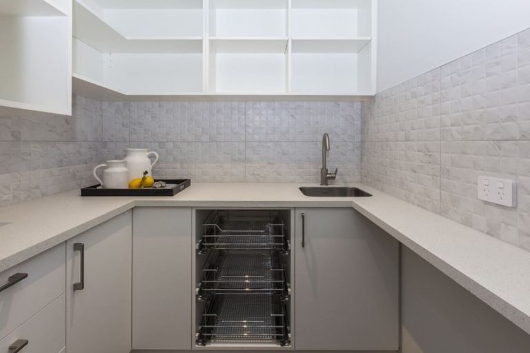 Photo of property in 5 Picadilly Avenue, Casebrook, Christchurch, 8051