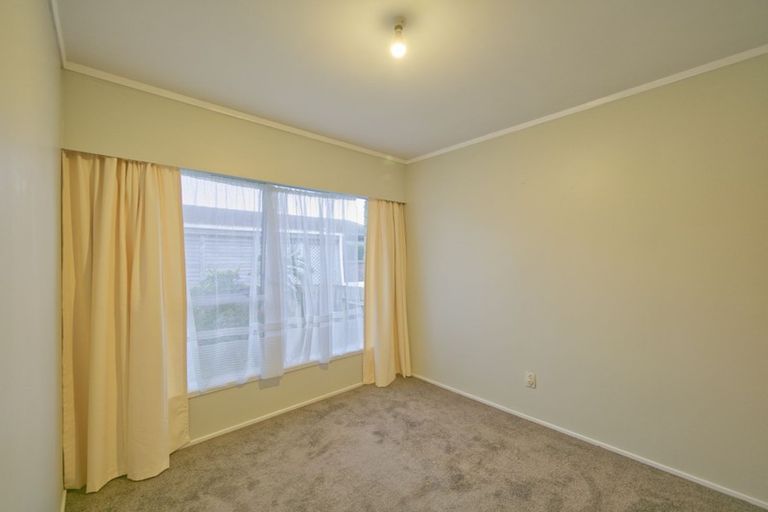 Photo of property in 2/73 Stanniland Street, Sunnyhills, Auckland, 2010