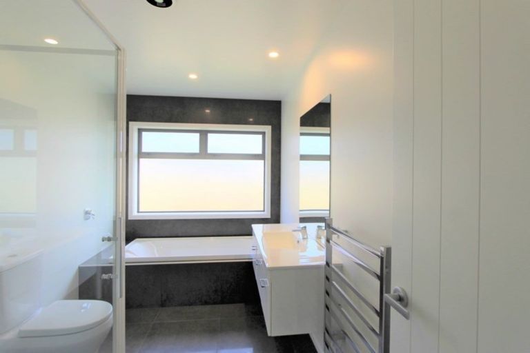 Photo of property in 41 Huka Heights Drive, Rangatira Park, Taupo, 3330