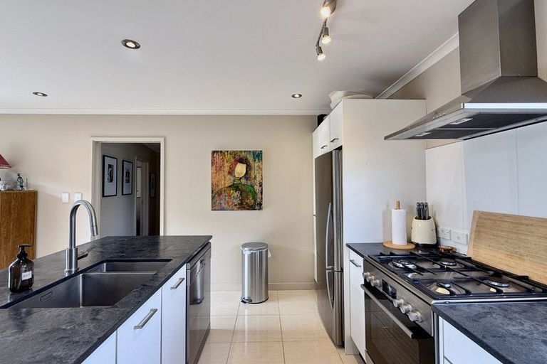 Photo of property in 32b Gilbert Street, New Plymouth, 4310