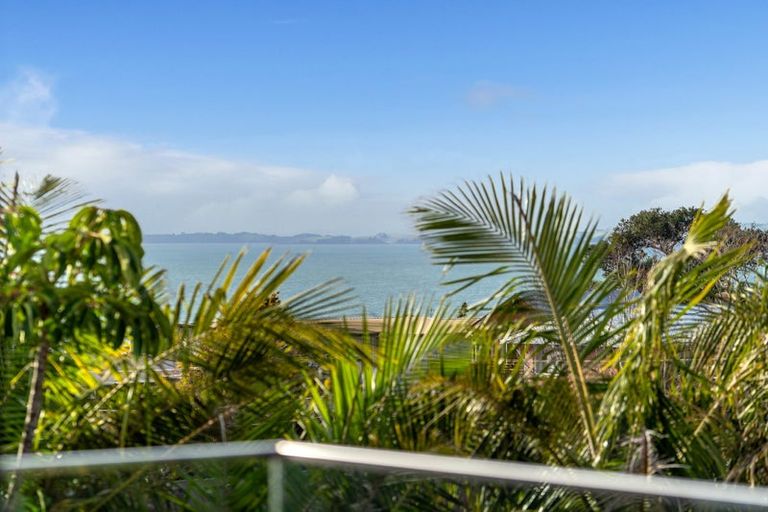 Photo of property in 3 Tapatai Place, Castor Bay, 0620