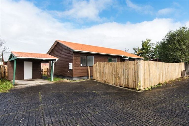 Photo of property in 6/390 West Coast Road, Glen Eden, Auckland, 0602