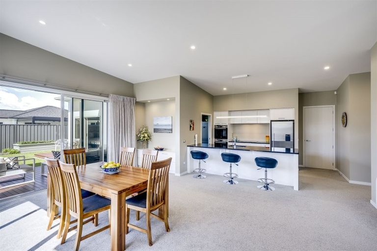 Photo of property in 88 Orotu Drive, Poraiti, Napier, 4112