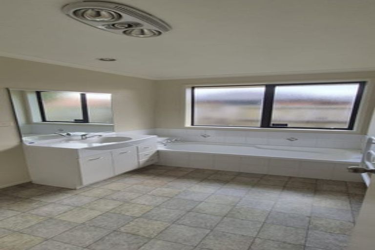 Photo of property in 7 Locksley Lane, Hamilton East, Hamilton, 3216
