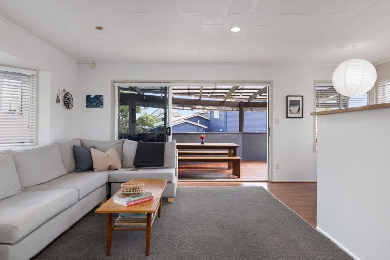 Photo of property in 1097 Papamoa Beach Road, Papamoa Beach, Papamoa, 3118