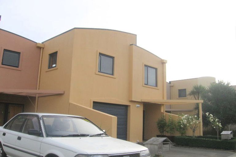 Photo of property in 20 Marina View, Paremata, Porirua, 5026