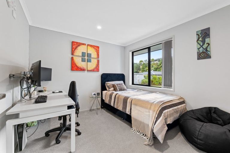 Photo of property in 11 Frederick Place, Whalers Gate, New Plymouth, 4310