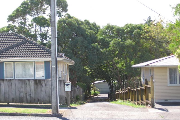 Photo of property in 35 Golf Road, New Lynn, Auckland, 0600