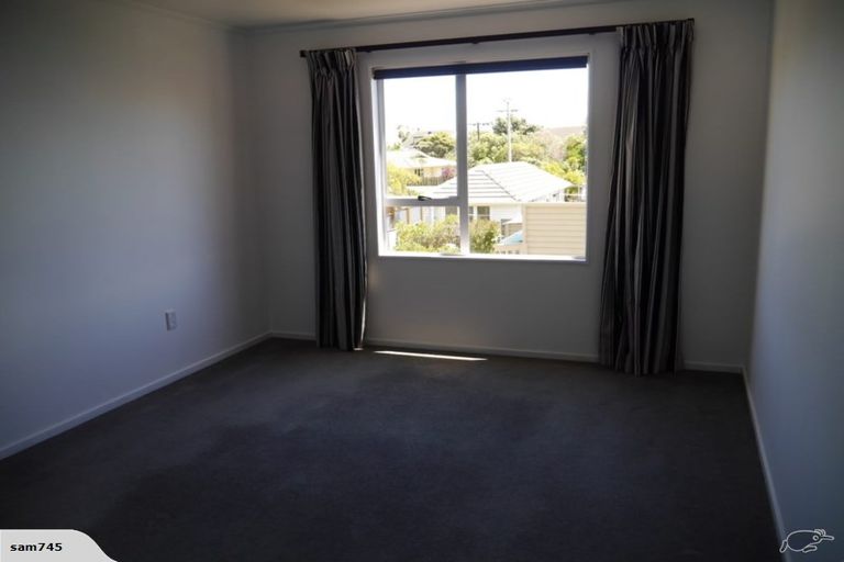 Photo of property in 19 Miro Street, Eastbourne, Lower Hutt, 5013
