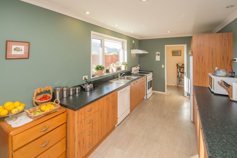 Photo of property in 41 Oxford Road, Rangiora, 7400