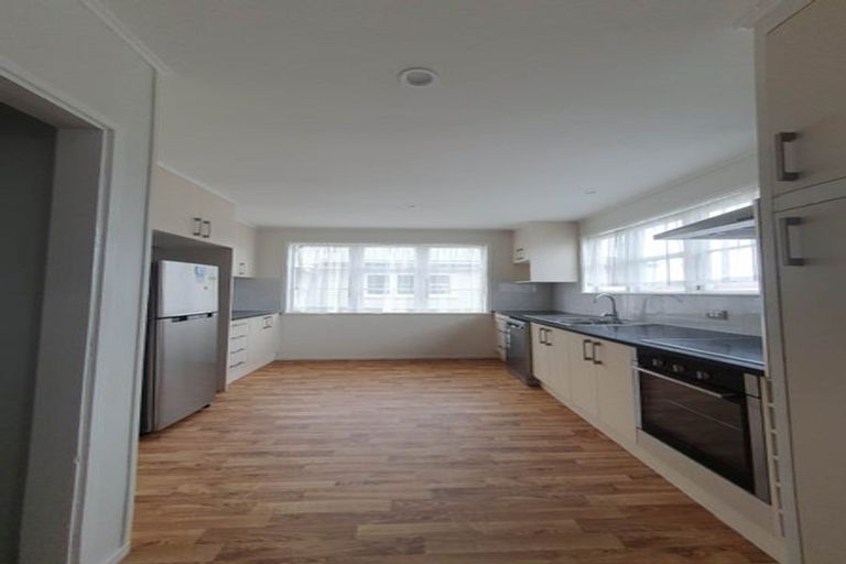 Photo of property in 12 Dreadon Avenue, Papatoetoe, Auckland, 2025