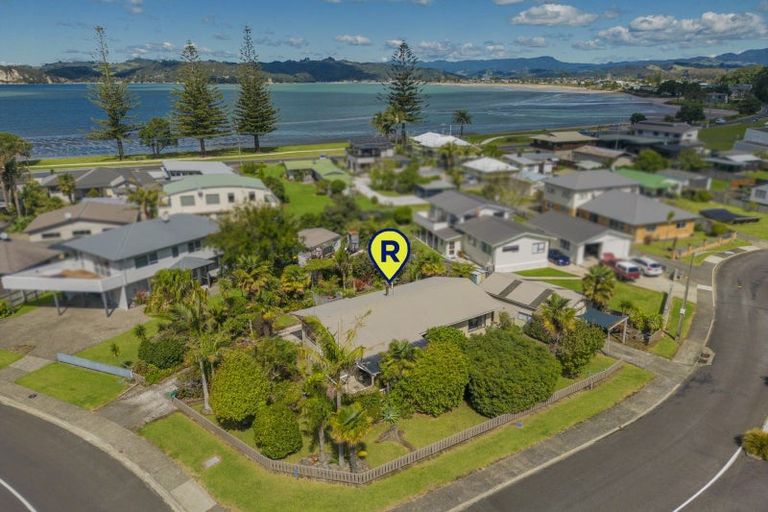 Photo of property in 10 Centennial Drive, Whitianga, 3510