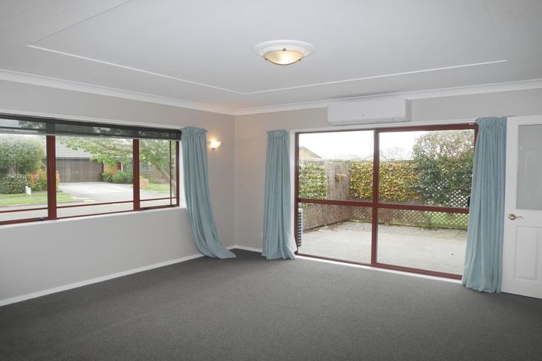 Photo of property in 4 Glen Loch Place, Paraparaumu, 5032