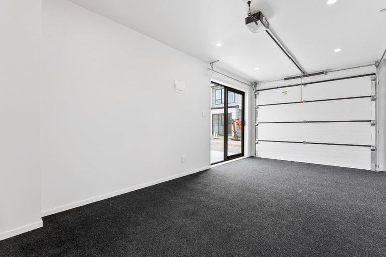 Photo of property in 26 Whare Kauri Road, Papakura, 2110