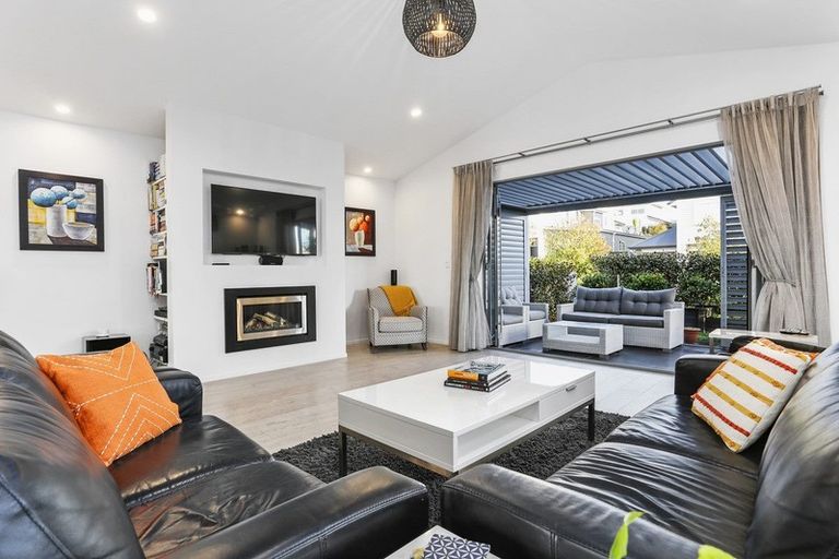 Photo of property in 6 Tuangi Street, Long Bay, Auckland, 0630