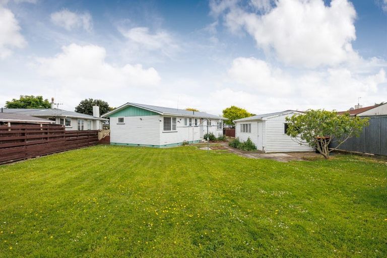 Photo of property in 5 Kaituna Street, Milson, Palmerston North, 4414