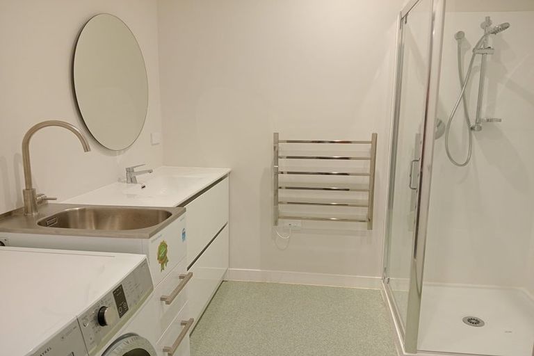 Photo of property in 1 Milne Terrace, Island Bay, Wellington, 6023