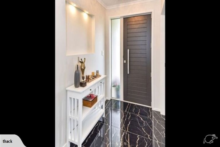 Photo of property in 9 Tongeren Square, Karaka, Papakura, 2113