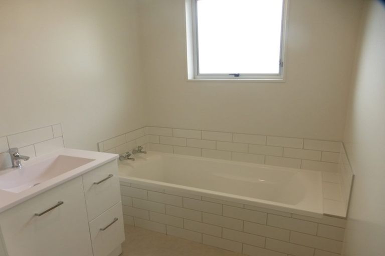 Photo of property in 1/24 Bayswater Crescent, Bromley, Christchurch, 8062