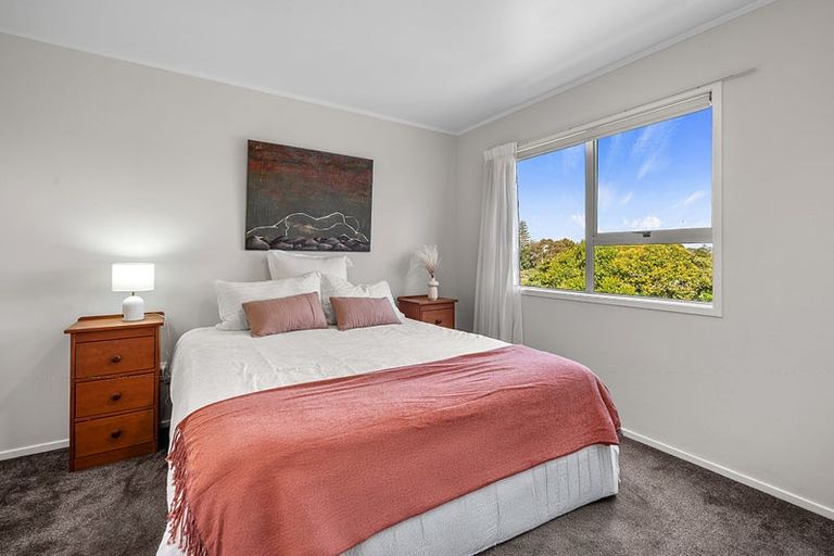 Photo of property in 1/30 Wilkinson Way, Browns Bay, Auckland, 0630