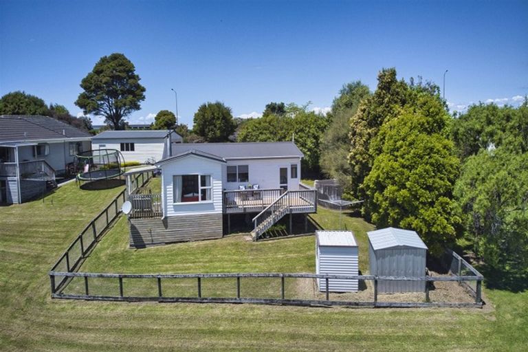 Photo of property in 36 Roberts Road, Matakatia, Whangaparaoa, 0930