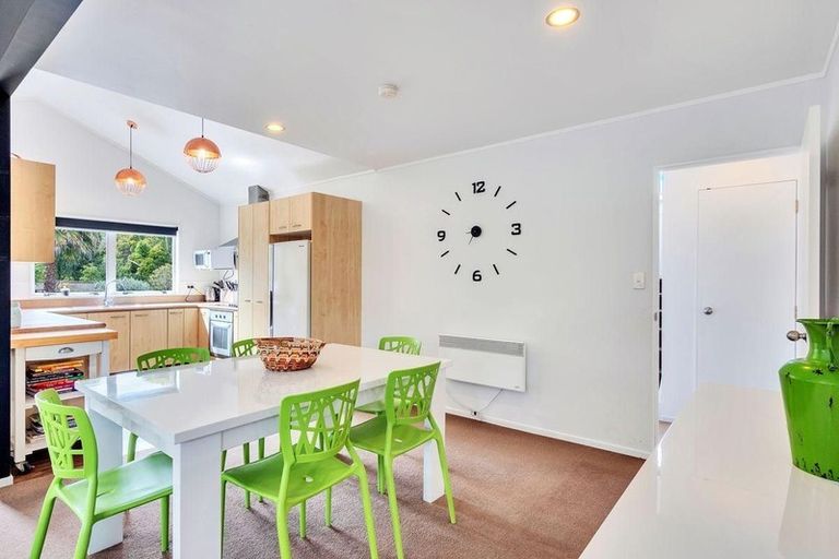 Photo of property in 4/372 Whangaparaoa Road, Stanmore Bay, Whangaparaoa, 0932