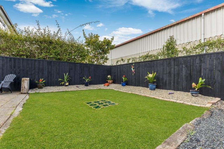 Photo of property in 12 Finlow Drive, Te Atatu South, Auckland, 0610