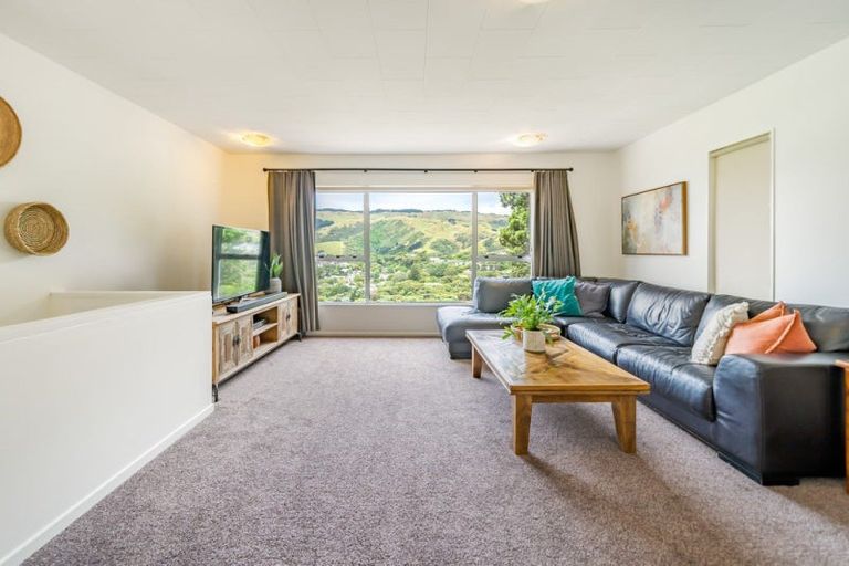 Photo of property in 20a Raroa Place, Pukerua Bay, 5026