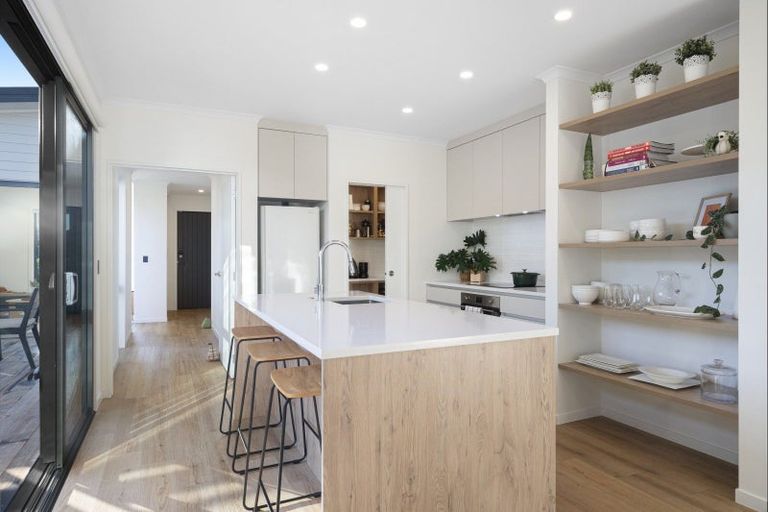 Photo of property in 10 Kenehi Road, Karaka, 2124