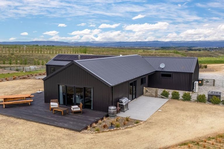 Photo of property in 39 Kordia Way, Waikerikeri, Alexandra, 9391