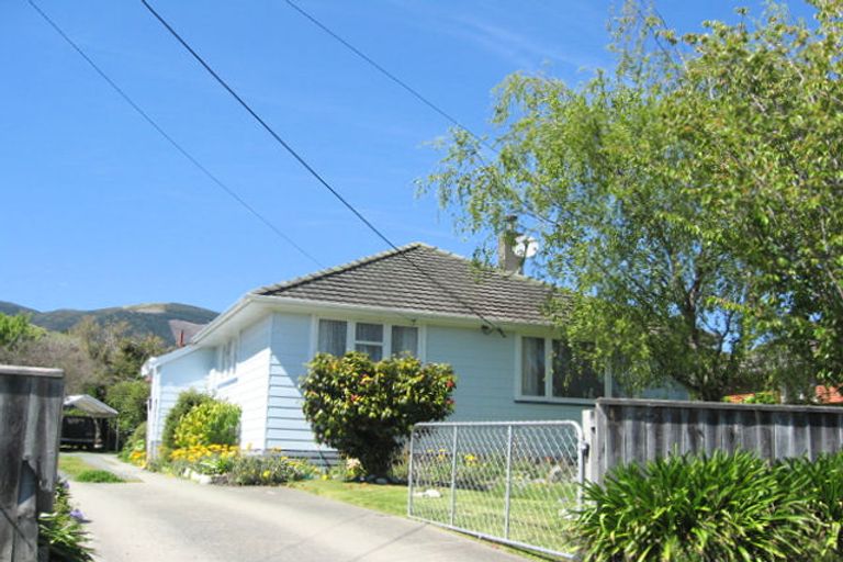 Photo of property in 49 Karaka Street, Stoke, Nelson, 7011