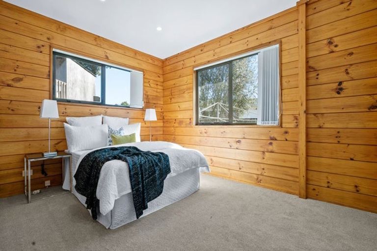 Photo of property in 2/4 Sutton Crescent, Papakura, 2110